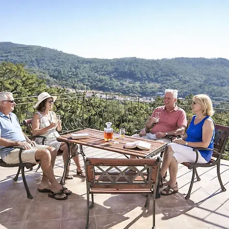 Сasa de vacaciones Luxurioese Privatvilla Mit Infinity-pool By Interhome