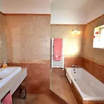 Prázdninový dům Luxurioese Privatvilla Mit Infinity-pool By Interhome *
